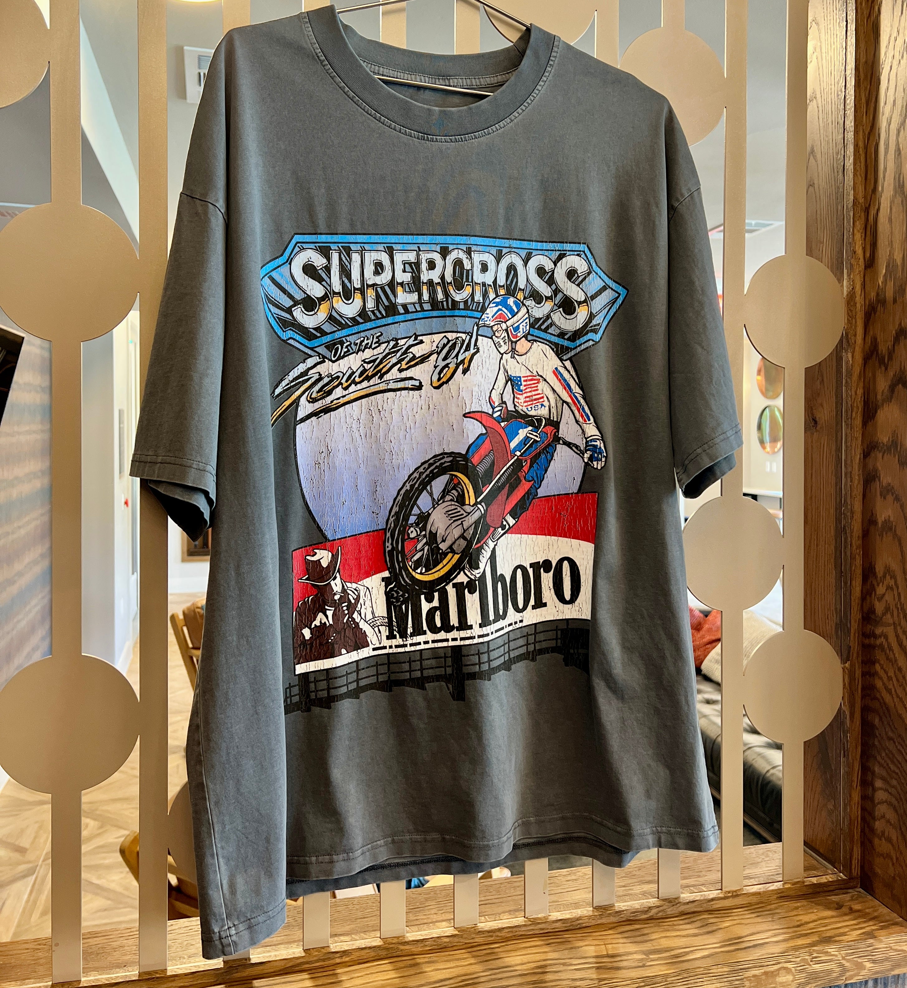 アート・デザイン・音楽 The Great History of Supercross 84 Supercross of the South - 210 GSM, Washed, Loose-Fit – White