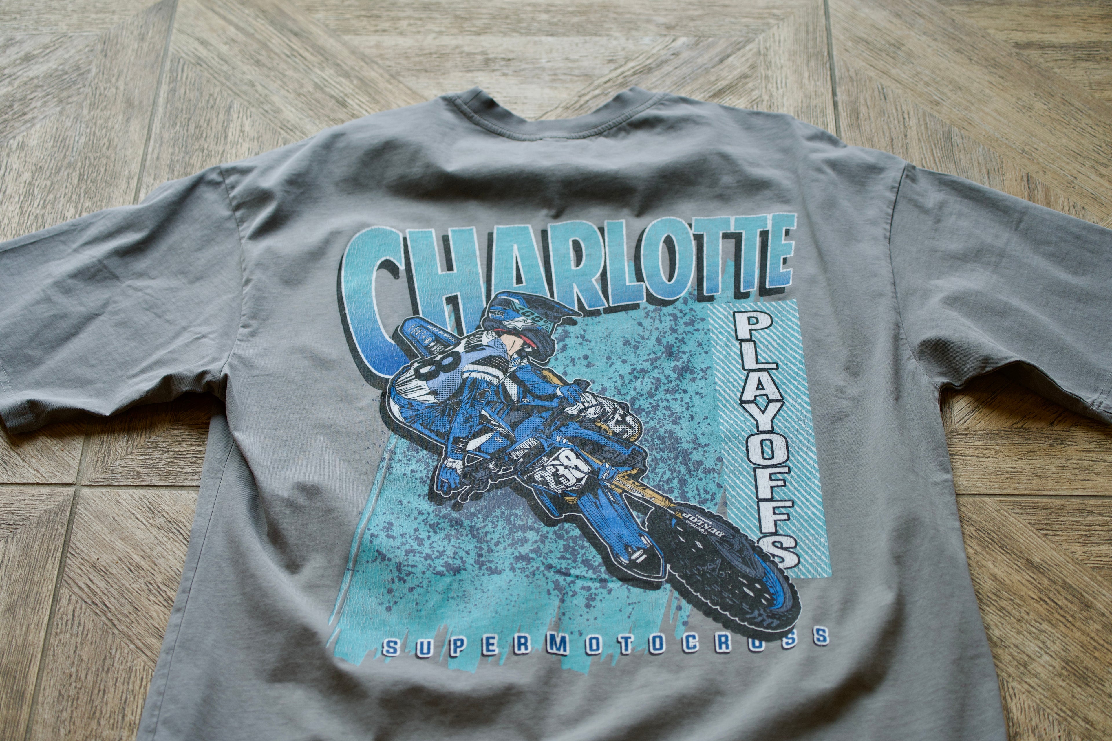 Retro style Yamaha Supercross shirt in gray color.