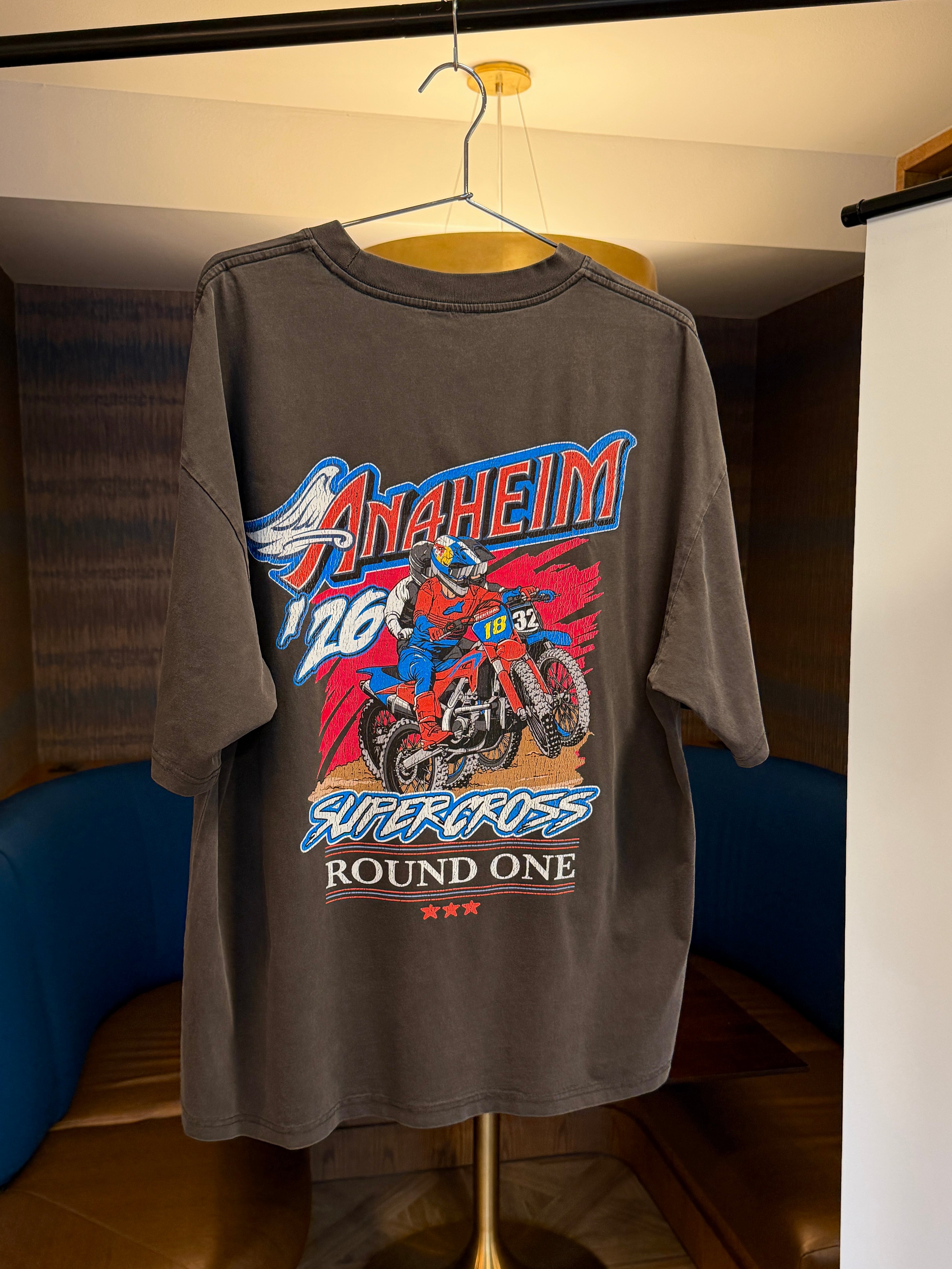 アメリTシャツ 26 Anaheim Supercross Shirt- 210 GSM, Loose-Fit – White Knuckle