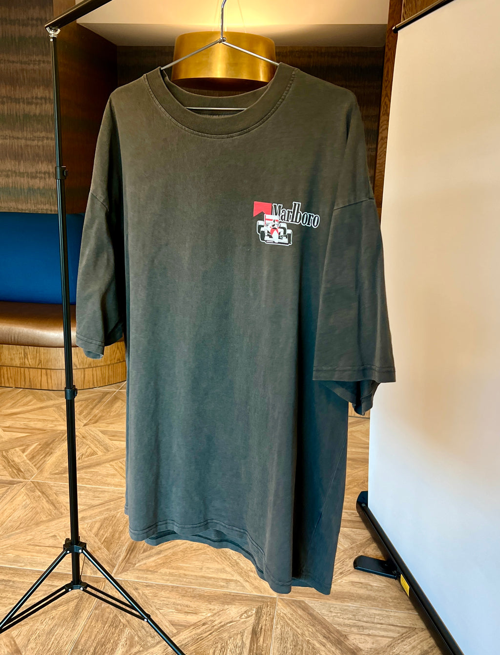 Marlboro Formula One shirt in black color